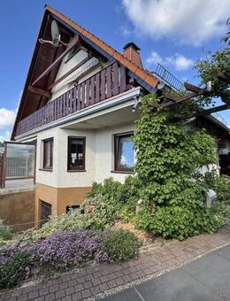 In Traumlage finden Sie dieses große Ein-/Zweifamilienhaus mit Carport, Garagen, Garten, Gewächshaus, etc. - Waldeck (Thüringen)