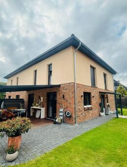 Exklusive Doppelhaushälfte mit Top-Ausstattung, Terrasse & Carport - stilvoll wohnen in Groß?Munzel - Barsinghausen