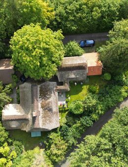 Idyllisches Fachwerkhaus, umgeben von prächtigen Bäumen in ländlicher Umgebung! - Ganderkesee