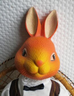 Osterhase mit Bekleidung,Keramik/Stoff,ca. 37 cm,Alt - Linnich