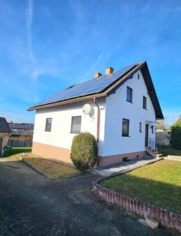 2-Parteienhaus mit Doppelgarage und PV-Anlagen in ruhiger Siedlungslage von Neunburg vorm Wald - Neunburg (Wald) Zentrum