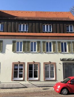 Erste eigene Wohnung direkt am Markt! - Rötha