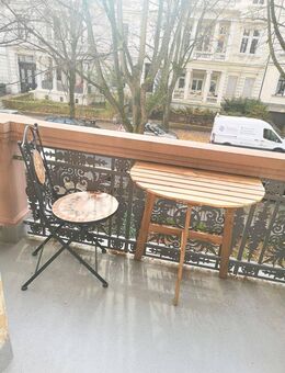 Altbauwohnung mit Balkon - Wiesbaden