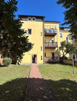 Großzügig geschnittene 1-Zimmer-Wohnung mit Balkon sucht neuen Mieter! - Riesa