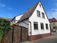 Großzügiges und helles 1-2 Parteienhaus mit Scheune, Hof und Garten in ruhiger Wohnlage - Venningen