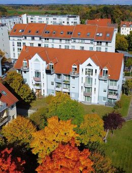 ++ Lichtdurchflutete DG-Wohnung mit offener Wohnküche & Tiefgaragenstellplatz ++ - Leipzig