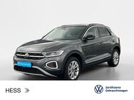 VW T-Roc, 1.5 TSI STYLE DIGITAL 17ZOLL, Jahr 2023 - Büdingen Zentrum