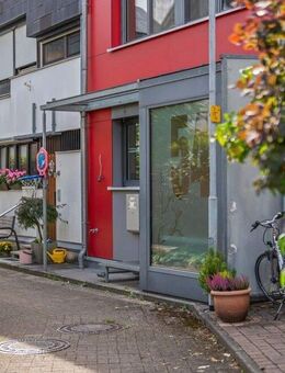 Sofort verfügbar: Modernisiertes RMH in der Birkenhofsiedlung - energieeffizientes Wohnen im Passivhaus-Standard - Kirchzarten