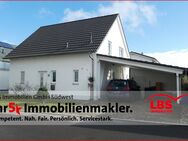 Top Wohnlage! Modernes Einfamilienhaus mit großem Garten und Doppelcarport - Pfullendorf