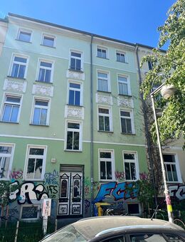 Altbaucharme mit Balkonen und Hofhaus - Rostock