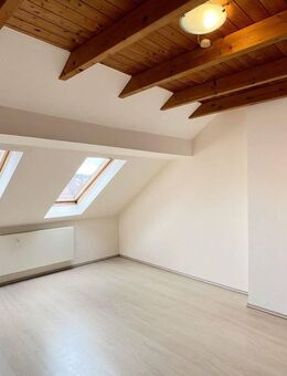 Helle Dachgeschosswohnung mit 90 m² in zentraler Lage von Borken - Borken