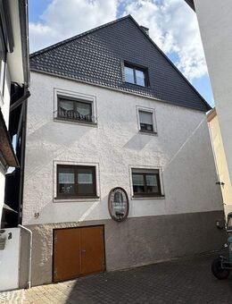 Interessantes, großzügiges Ein- bis Zweifamilienhaus mit Rheinblick und großem Weinkeller - Lorch (Hessen)