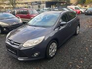 Ford Focus Lim. Titanium/Klima/Navi/PDC/AHK - Bergisch Gladbach