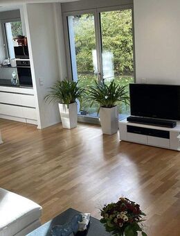 Wohnen am Killesberg: Möblierte 5-Zimmer Wohnung mit großem Garten - Stuttgart