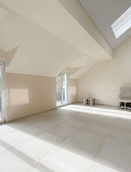 Helle neue 2,5 Zi.-Dachgeschoss-Maisonette-Whg. mit Süd-Balkon an der Floßlände von Wolfratshausen - Wolfratshausen