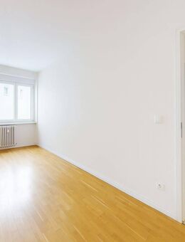Modern saniert, klassisch geschnitten: 4-Zimmer-Wohnung mit Parkett - Berlin
