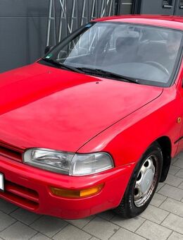 Oldtimer Toyota Corolla E10 Liftback 1.4 XLi 16V mit vielen Ersatzteilen - Georgenberg