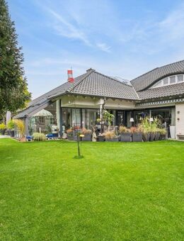 Wohnen auf höchstem Niveau: Designhaus mit Poolhaus und Weinkeller in Bocholt - Bocholt