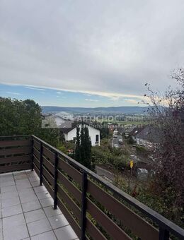 *Platz für die ganze Familie - Einfamilienhaus mit Einliegerwohnung und Panorama - Gelnhausen