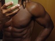 Vielspritzender 23 jähriger Black Boy sucht Prostata Massage von reifen Herrn ab 60-99 - Krefeld