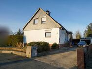 + + tolle Lage, nähe der Felder + + Haus + Keller + Garage + Kaminofen + + - Tiddische