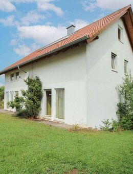 Gepflegtes 2-Familienhaus mit 5 Stellplätzen und großem Garten - Fluorn-Winzeln