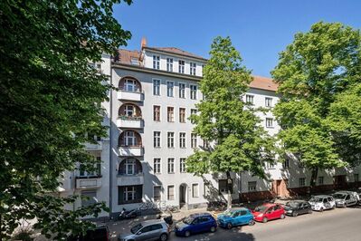 Gründerzeit im Schillerkiez: Balkon, Dielen und Charme - Handwerker-Wohnung im IST-Zustand