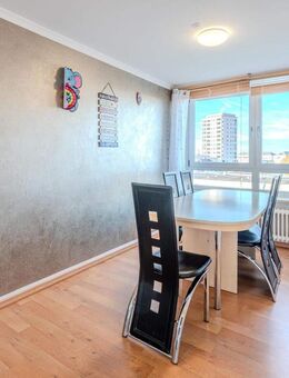 Großzügige 3 1/2 Zimmer-Wohnung mit hellem Balkon in Haar - Haar