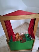 Kasperletheater aus Holz mit Handpuppen in 47665