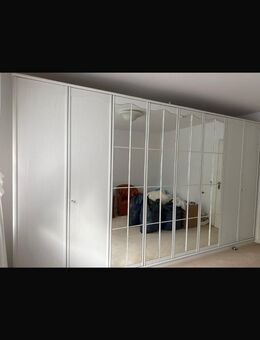 Kleiderschrank - Duisburg