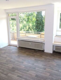 Für Singles: Renoviertes 1 Zimmer Apartment mit Balkon in ruhiger Lage in Kassel-Wolfsanger - Kassel