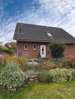 Junges Einfamilienhaus mit Solaranlage auf schönem Grundstück - Klein Meckelsen