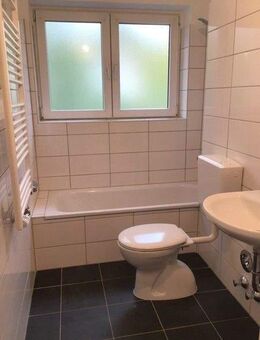 Helle 3-Zimmer-Wohnung mit Balkon und Tageslichtbad in Wiesbaden - Wiesbaden