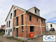 ROHBAU MIT DACH: Großzügige, moderne Doppelhaushälfte zum Fertigstellen - Stockstadt (Rhein)