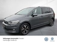 VW Touran, 1.5 TSI Highline, Jahr 2022 - Dresden