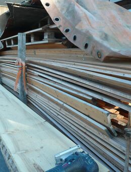 Bretter,Fichte, Holzbretter,Gutes Holz,9 cm Breit x 1,8 cm Dick und 380 und 480 cm Lang. - Kalletal