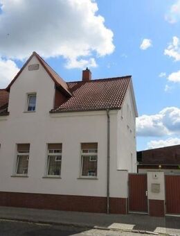 Wohngrundstück mit Einliegerwohnung und ausreichend Nebengelass - Staßfurt