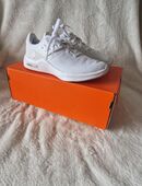 NIKE Damen Freizeitschuhe Sneaker Air Max Bella TR 4 Gr. 9 / 40,5 weiß neu in 63739