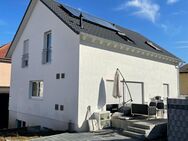 Modernes Wohnen in Birkenfeld: Zwei Familien, ein Zuhause - Birkenfeld (Baden-Württemberg)