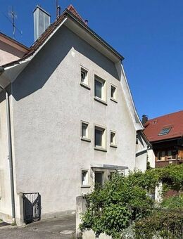 Kapitalanlage: Mehrfamilienhaus - 3 Wohnungen mit Grundstück in der unteren Nordstadt von Singen - Singen (Hohentwiel)