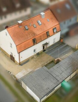 Zwei Wohnungen, ein Haus - perfekt für Mehrgenerationen oder zur Entwicklung mitten in Zirndorf - Zirndorf