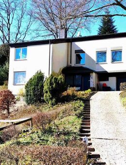 gepflegtes "Architektenhaus" in bevorzugter und ruhiger Lage mit traumhaftem Fernblick ins Paderborner Land - Schlangen