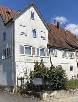 Sanierungsobjekt mit viel Platz, Scheune und Gartenhütte! - Backnang