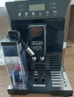 Delongi Kaffee Maschine zuverkaufen Beschreibung bitte im Internet lesen - Königsbrunn