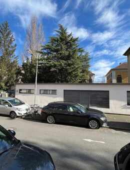 Barrierefreie einzigartige Kapitalanlage, Gewerbe Immobilie mit Wohnhaus - Frankfurt (Main)