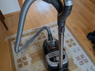 Miele Bodenstaubsauger S5380 zu verschenken an Selbstabholer - Markdorf