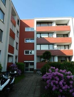 Helle Eigentumswohnung mit 3 Zimmern, 2 Loggien in Krefeld-Fischeln - Krefeld