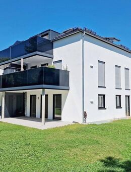 Exklusive 3-Zimmer-Erdgeschosswohnung mit Privatgarten und zwei Einzelstellplätzen - Gröbenzell