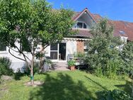 Halbes Haus / Großzügige 5,5 ZKB mit schönem Garten und zwei Terrassen - Untermeitingen