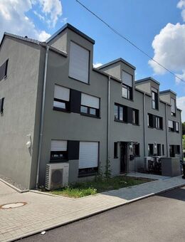 Ihr perfektes Eigenheim: modernes Reiheneckhaus mit Garten und Doppelstellplatz in Leverkusen - Leverkusen